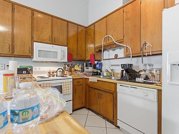 3rd image of 2503 Mar Ct