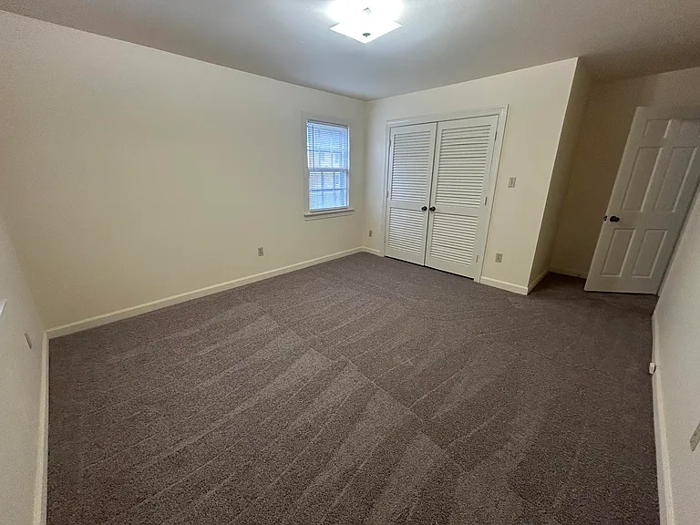 817 King James St SW #C — Photo 9