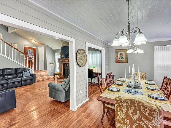 5th image of 2723 Holly Springs Dr