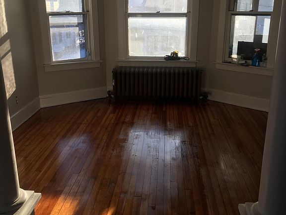 5th image of 17 Mapleridge Ave #2