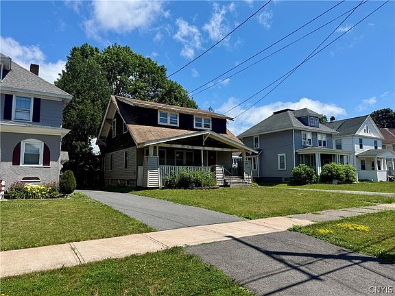 3rd image of 205 E Linden St