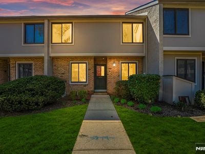 8 Irongate #202, Metuchen, NJ, 08840