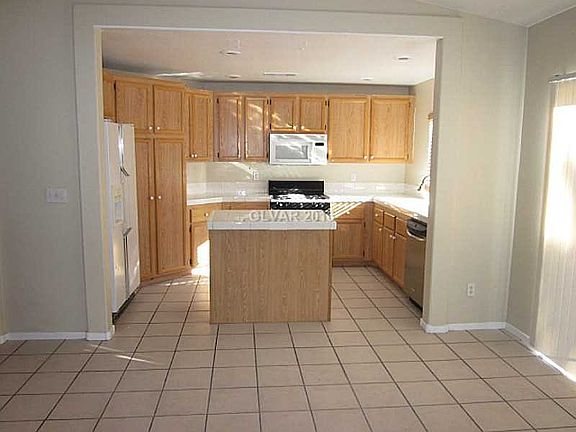 5th image of 2211 Fountain Valley Way