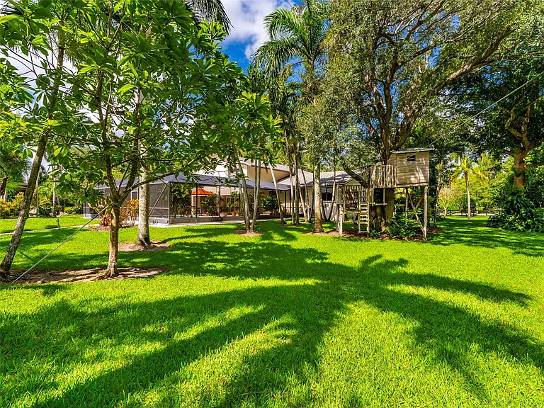 6556 NW 87th Ave — Photo 33