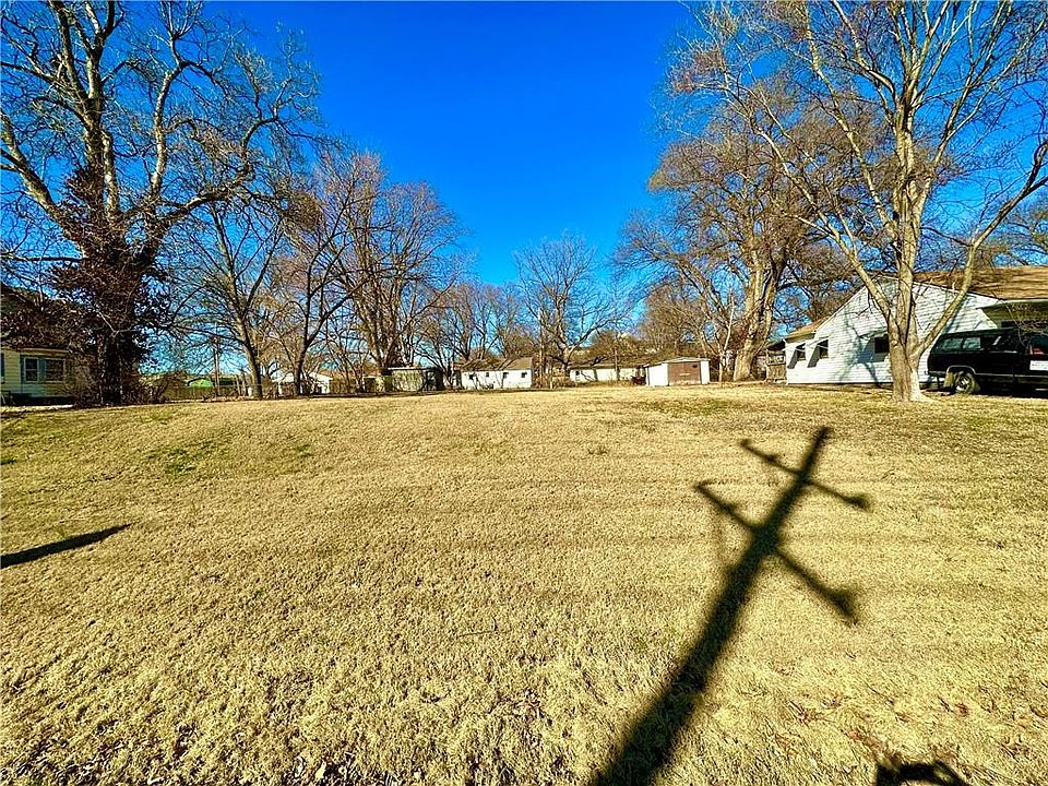1st image of 1350 Pawnee St
