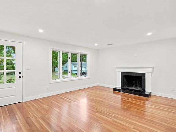 5th image of 41 Marron Ave