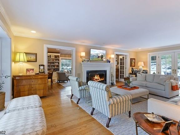 3rd image of 138 Western Dr