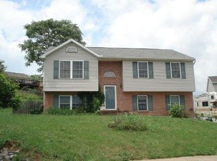 101 Sara Cir, Smithsburg, MD