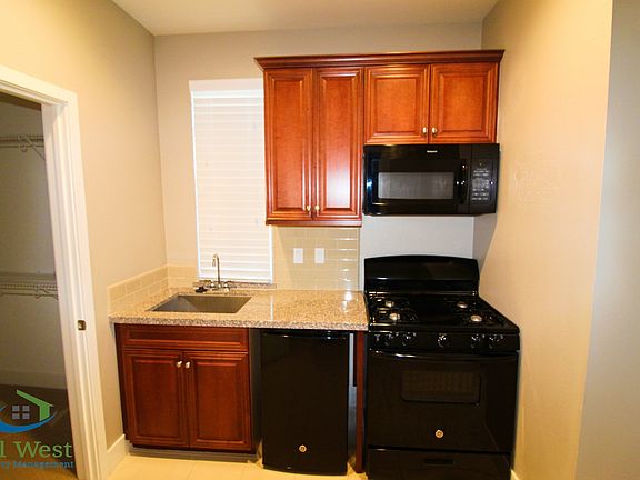 5th image of 154 Banano Ln