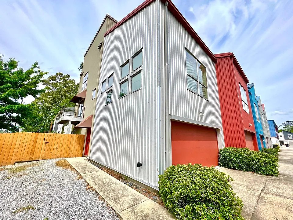 9889 Old Hammond Hwy #1