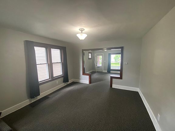 3rd image of 2396 Glenmawr Ave
