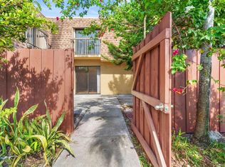 2425 W 67th Pl APT 11-9, Hialeah, FL 33016