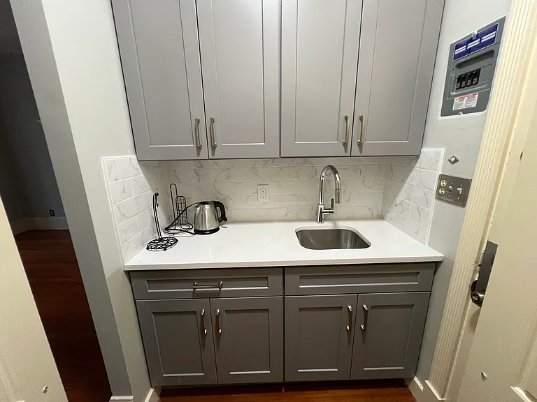 19 Regent Cir #1 — Photo 6