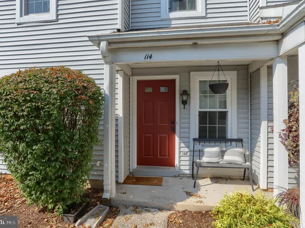 114 Cambridge Ct, Palmyra, PA 17078