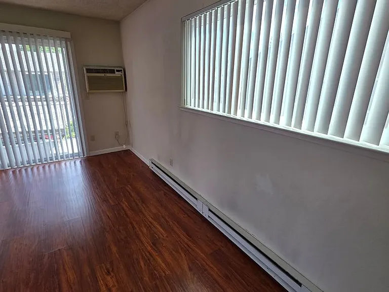 4033 Hamilton Ave #E7 — Photo 4