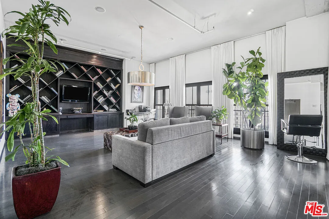 1 bed, 1.0 bath, 1560 sqft, $6,700 — Photo 4