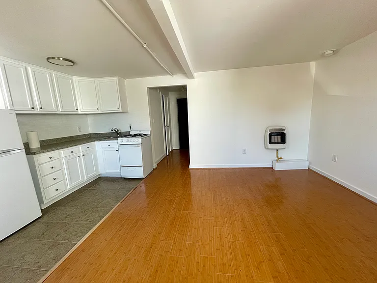 434 Warren St #2 — Photo 3