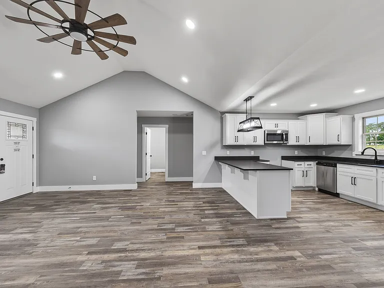 10299 Smiths Grove Scottsville Rd — Photo 13