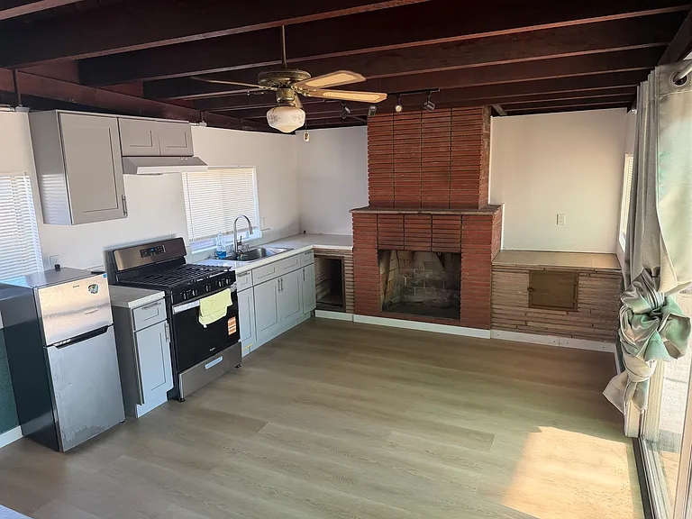 3244 Centralia St — Photo 3