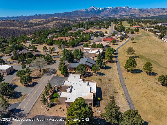 4th image of 809 High Mesa Rd