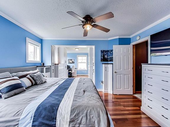 5th image of 3256 Oak View Dr