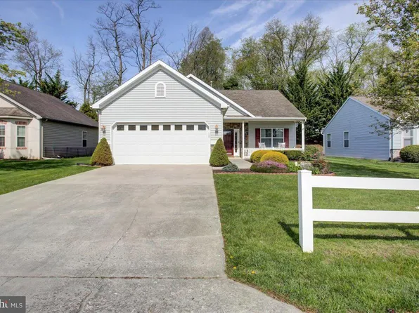 18 Lantern Ln, Shippensburg, PA 17257