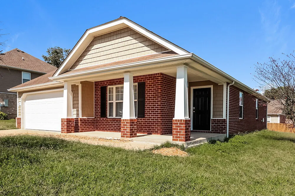 3 bed, 2.0 bath, 1679 sqft, $2,255 — Photo 3