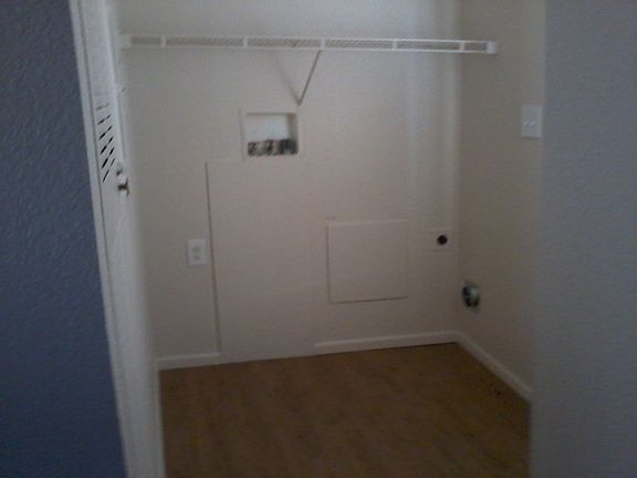 5th image of 1134 N Willow St