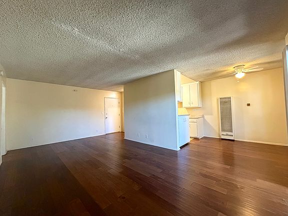 5th image of 18541 Dearborn St APT 21