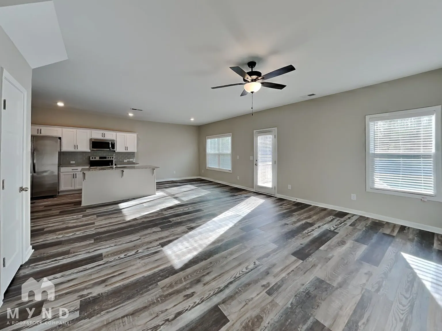 4 bed, 2.5 bath, 2185 sqft, $2,075 — Photo 4