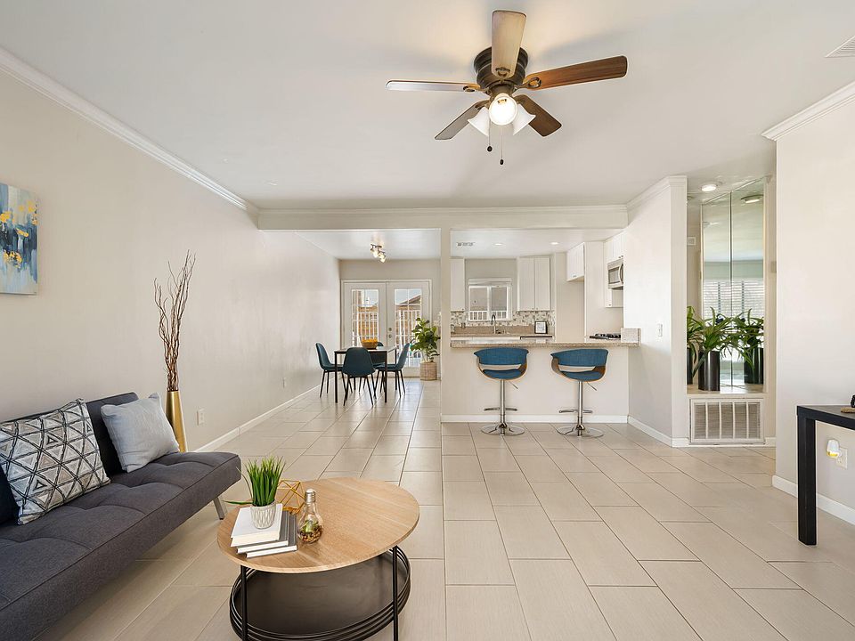 1st image of 52060 Avenida Velasco