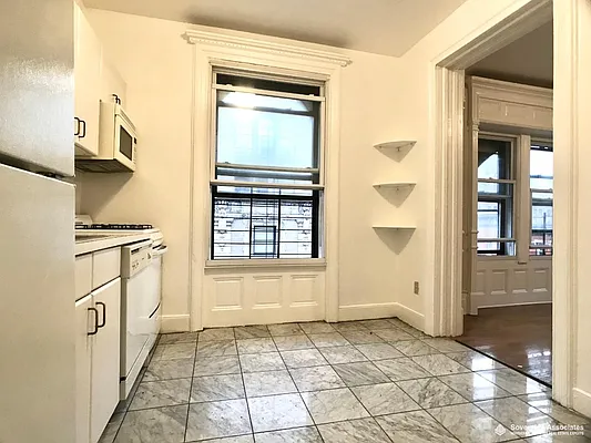 Rented by Sovereign Associates | media 19