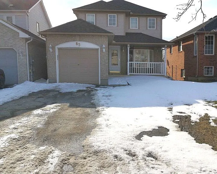 85 Copeman Cres #LOWER — Photo 2