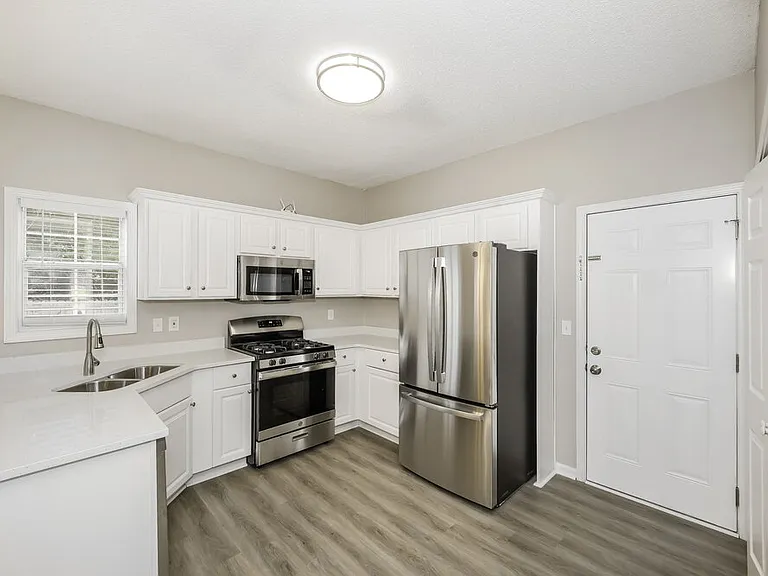 1609 Blossom Dr — Photo 9