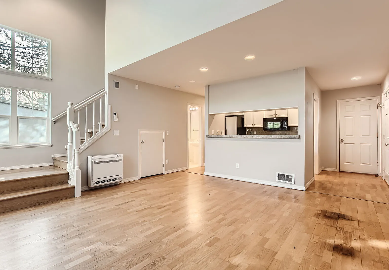 2 bed, 1.5 bath, 1091 sqft, $2,199 — Photo 4