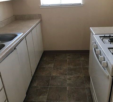 3rd image of 3773 Park Dr APT 4
