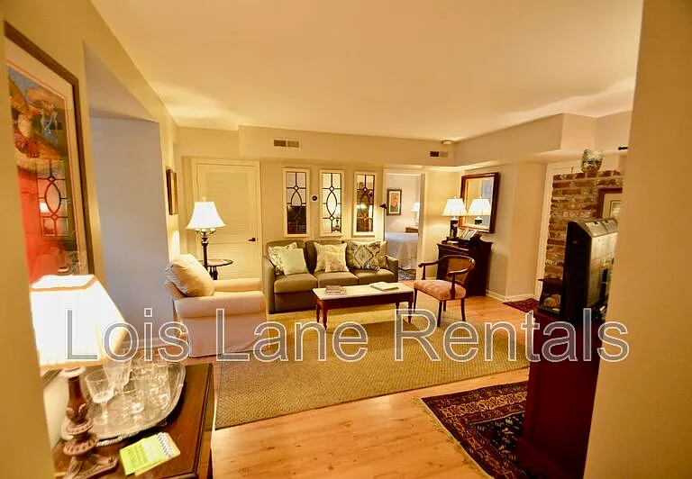 55 Ashley Ave #4 — Photo 5