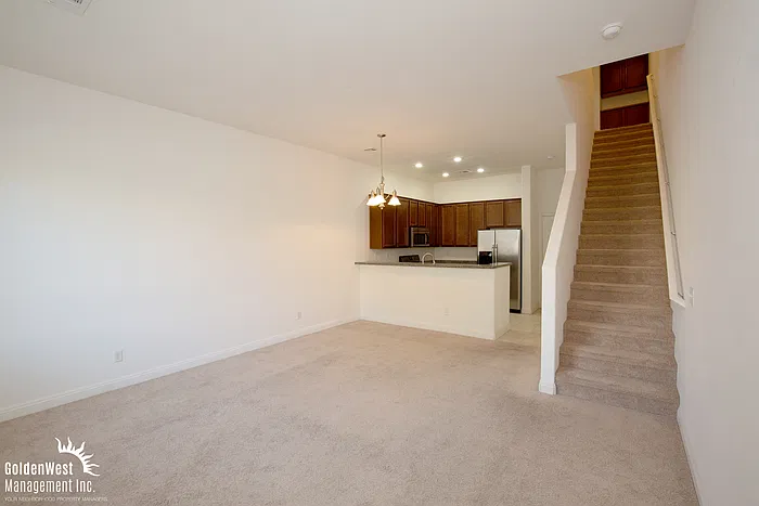 2 bed, 2.0 bath, 1260 sqft, $1,995 — Photo 2