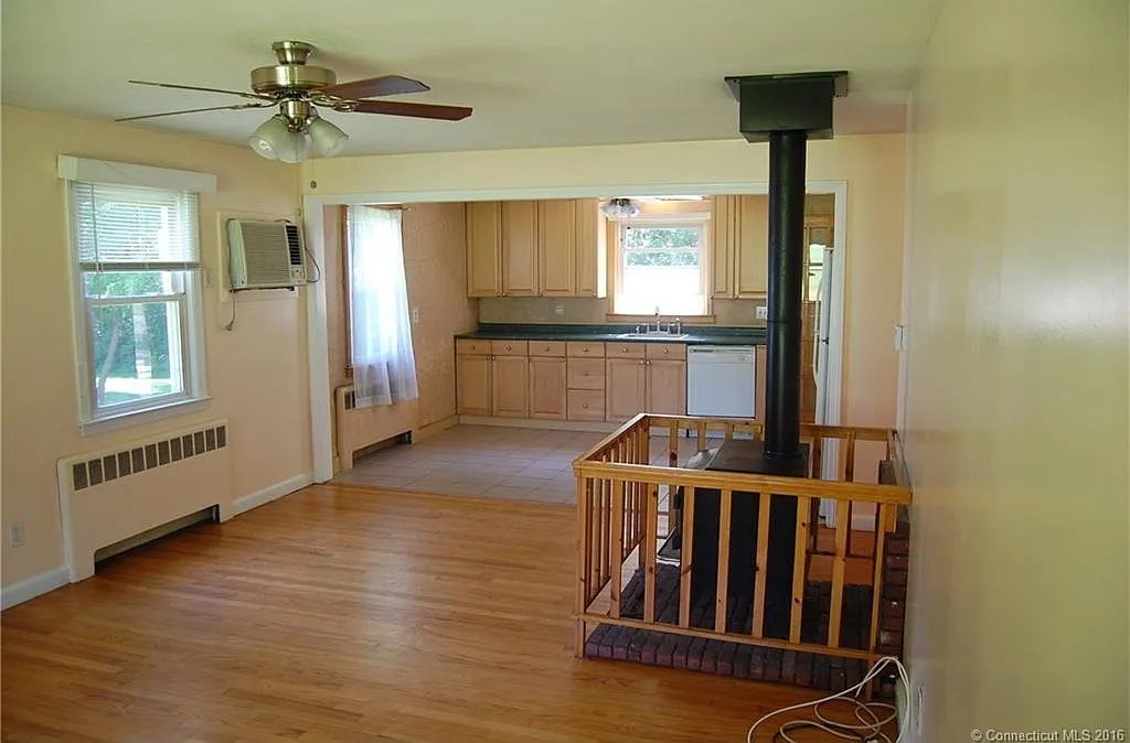 3 bed, 1068 sqft, $2,685 — Photo 1