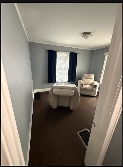 207 West Everett Street - Upstairs — Photo 4