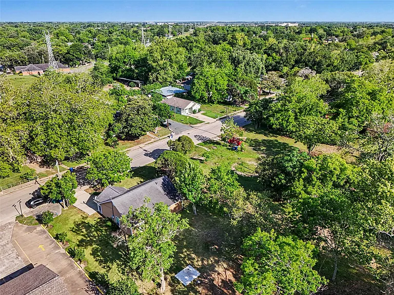 326 S Bell Dr — Photo 18