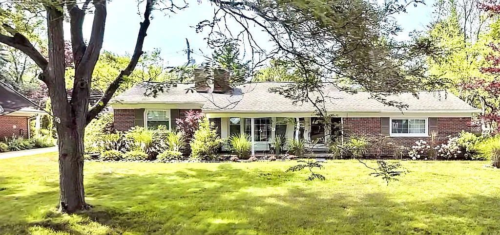 32007 Wayburn St photo 1
