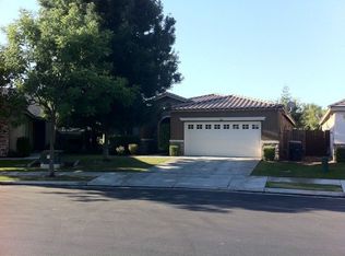 204 Hollyhill Dr, Bakersfield, CA 93312