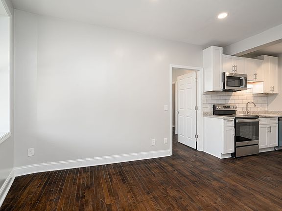 4th image of 3400 University Ave SE #126