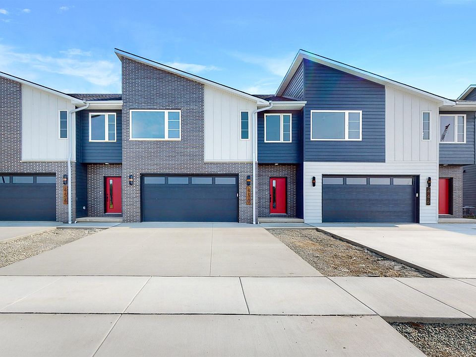 Photo inspiration: Green Bay Wi High End Properties Reference: 450 Aldon Cir Green Bay Wi 54304