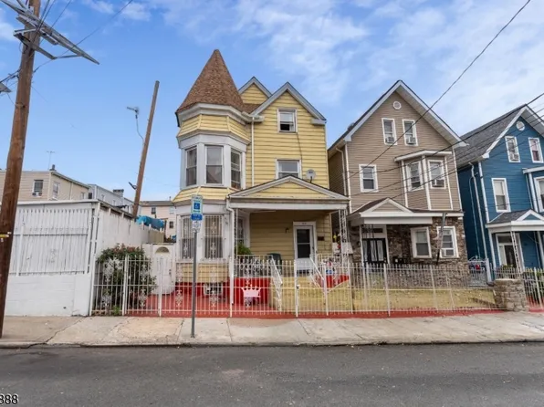65 Taylor St, Newark City, NJ 07104