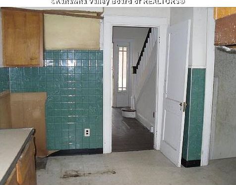 5th image of 1720 Bigley Ave
