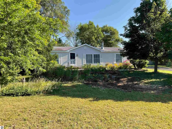 5336 N Brentwood St, Grawn, MI 49637