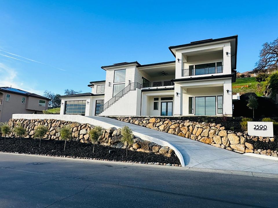 1st image of 2590 Clubhouse Dr W