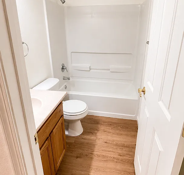 Hartford Square Apartments — Photo 20